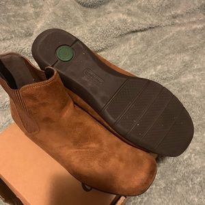 Brown Suede bootie with zip up back